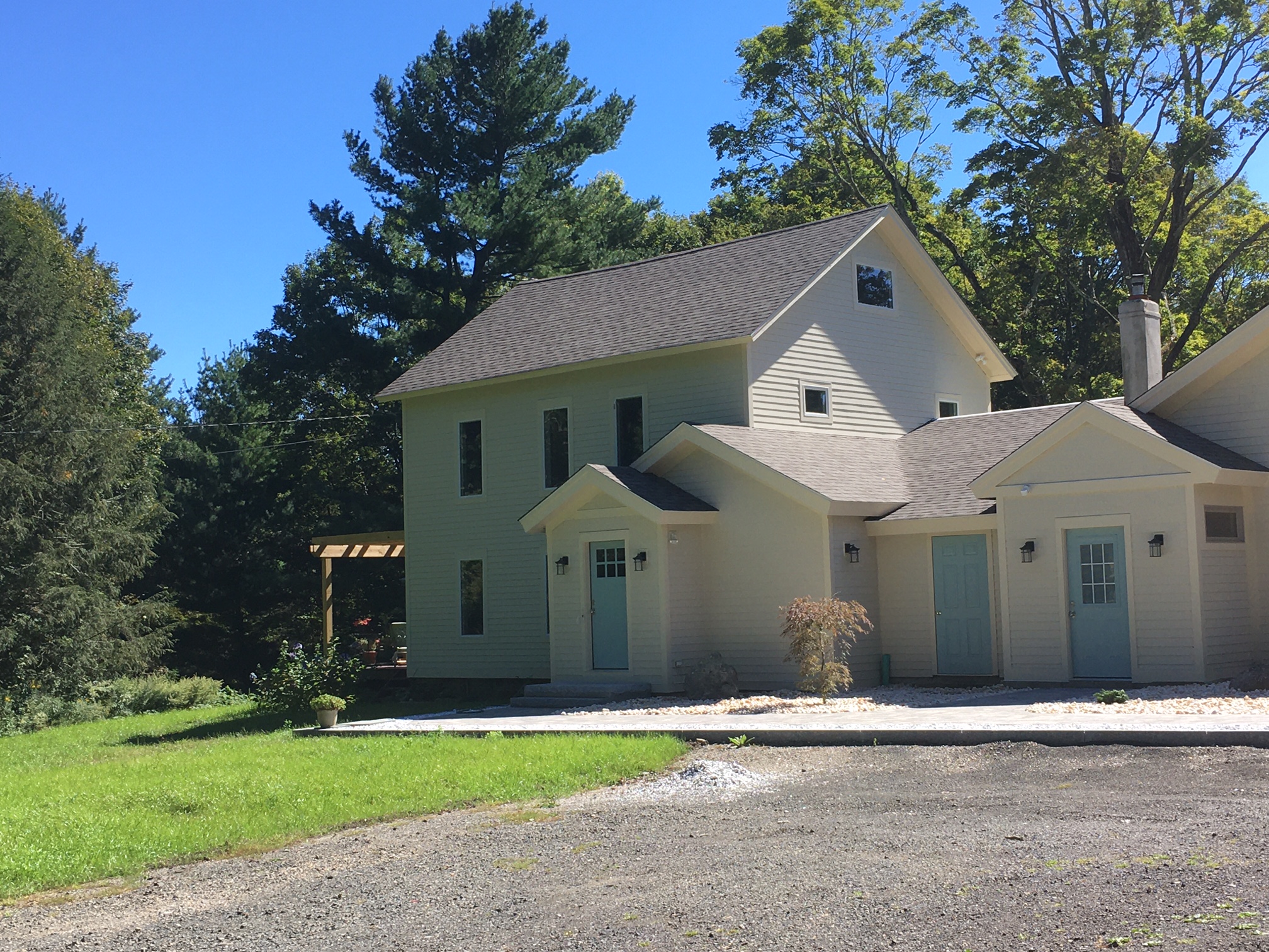 Building photograph for 175 ARCH BRIDGE RD